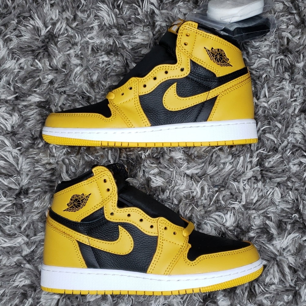 Jordan Retro 1 OG High, "Pollen" New in Box. 4Y